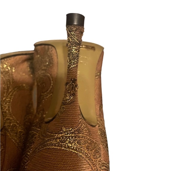 DOLCE & GABBANA PAISLEY EMBROIDERED HEELS - Picture 6 of 7